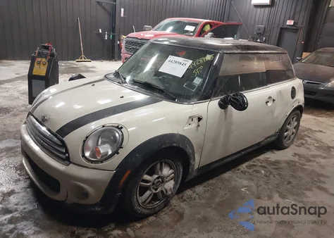 2013 Mini Hardtop Cooper z USA, uszkodzony, nr VIN WMWSU3C58DT692502